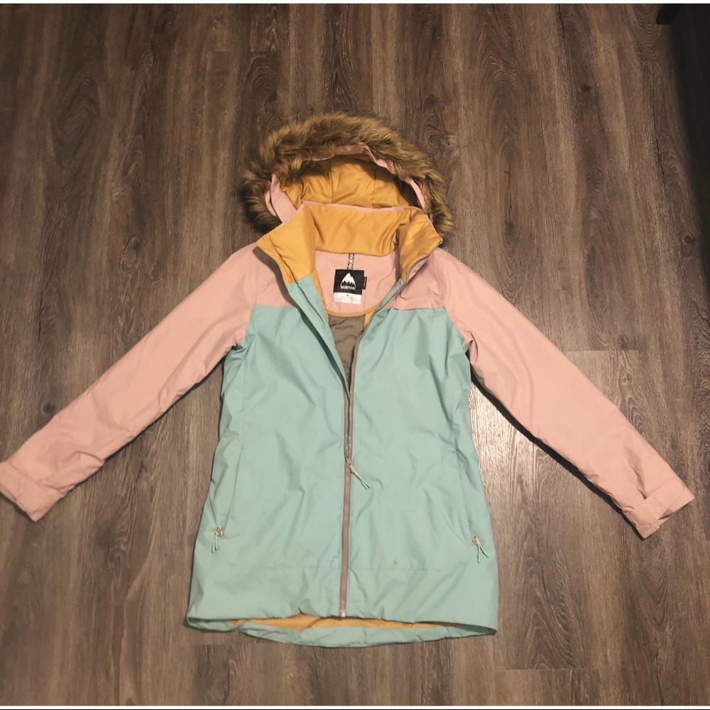 Women’s Burton Coat Size Medium